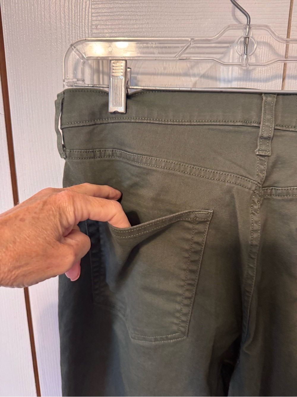 Dockers Men’s Olive Straight-Leg Pants Sz 32x32 (32x31) see pics small flaw/size - Picture 8 of 13
